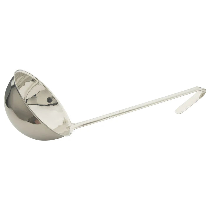 Winco 16 Oz One Piece Ladle - LDI-16